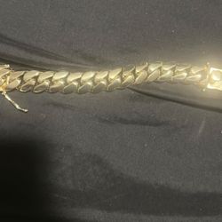 14k gold Cuban link bracelet