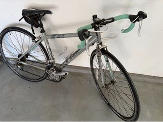 Alpha Trek Lexa S Road Bike