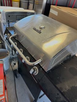 Charbroil Performance Series Black 4 -Burner Liquid Propane Gas Grill 1 -Side Burner