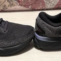 Woman's Brooks Ghost 16 Shoe Size 9 1/2