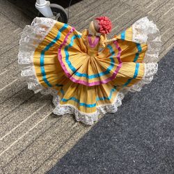 Fiesta tamale Dancer
