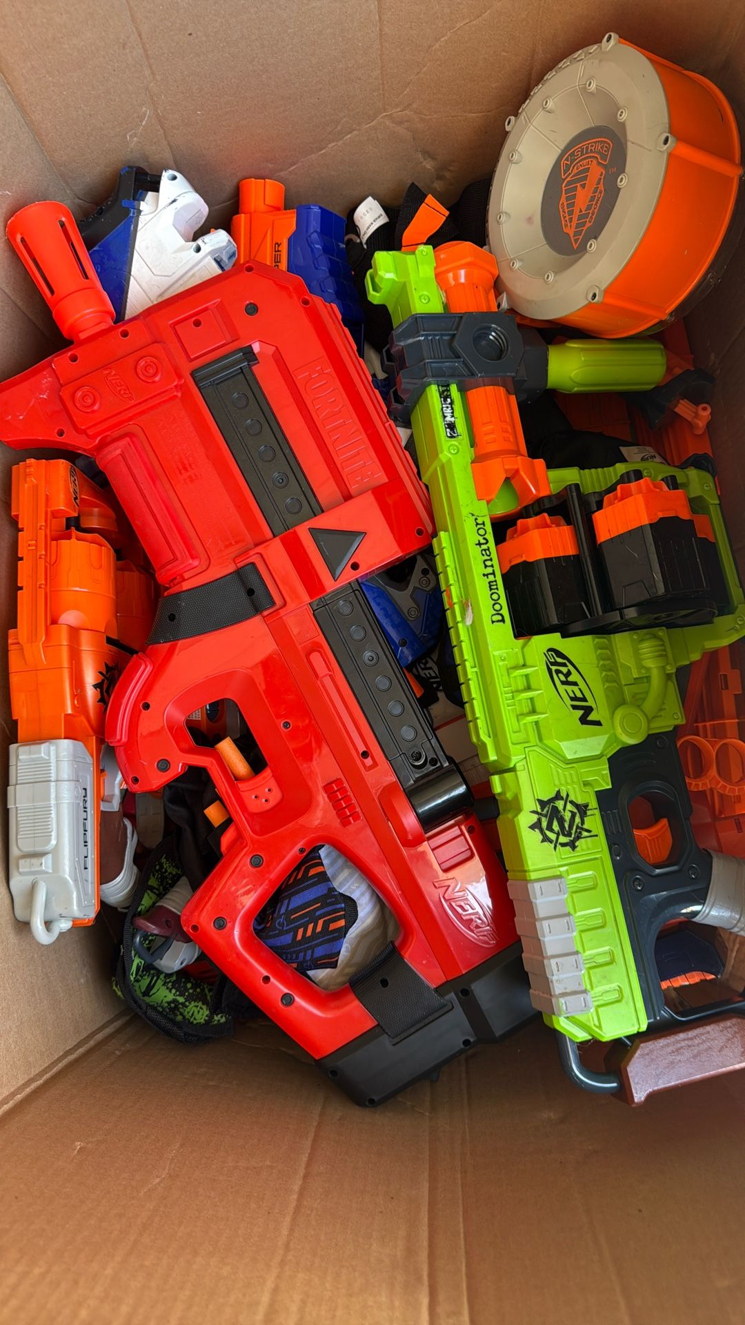 Apx 10 Nerf Guns Many Battery Operated