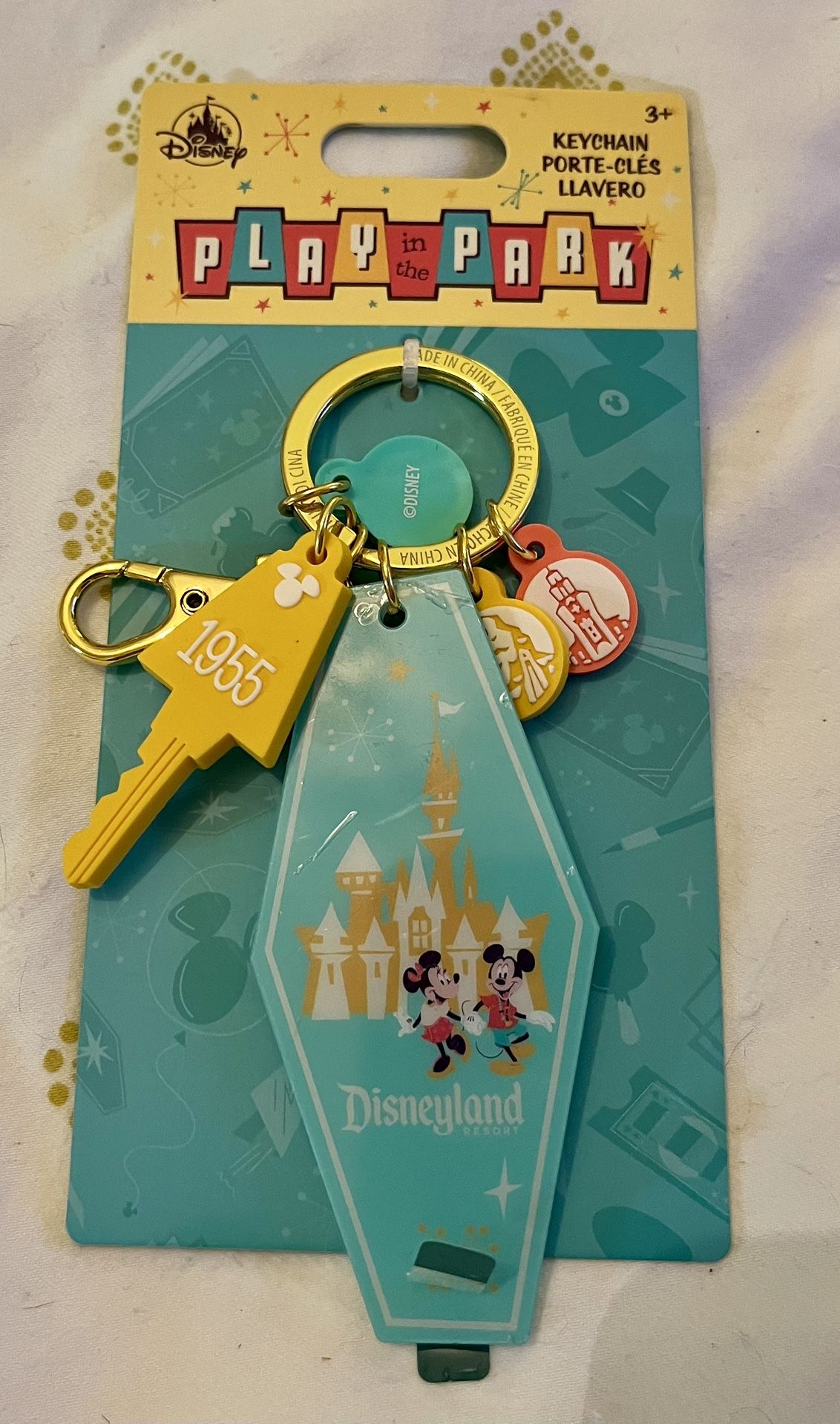 Disney Play In The Park Keychain 