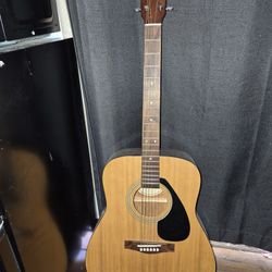 Yamaha Acoustic Guitar Model F-310