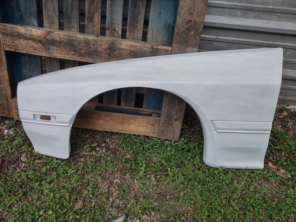 89-91 Mazda RX -7 FENDER (LH) Driver's Side White