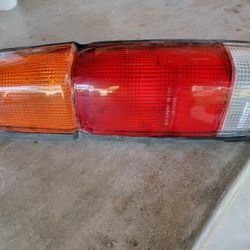 Nissan Hard Body Tail Light 