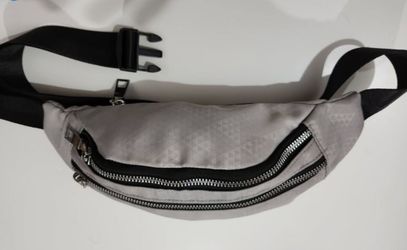 Fanny Pack (3 Zipped Pockets)