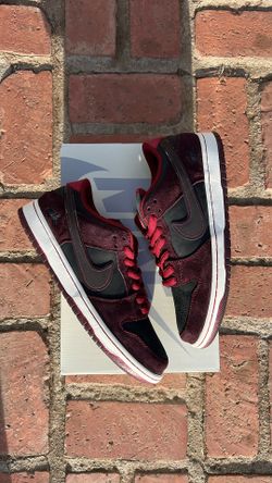 Nike SB Dunk Low Riot Skateshop