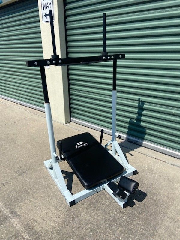 Yukon 
Vertical leg press 