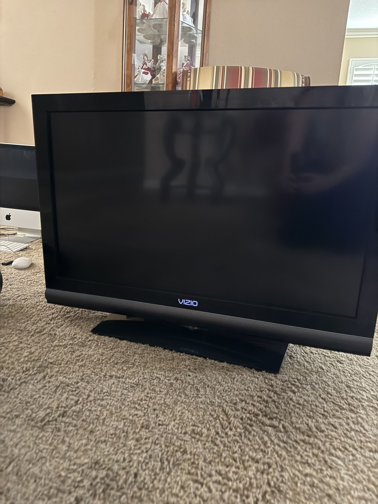 Vizio 32” Flat Screen TV – Powers On, Easy Fix for the Right Buyer