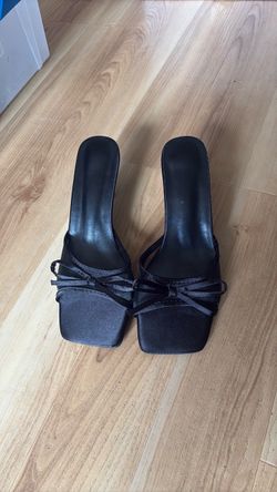 Black Kitten Heels Size 6