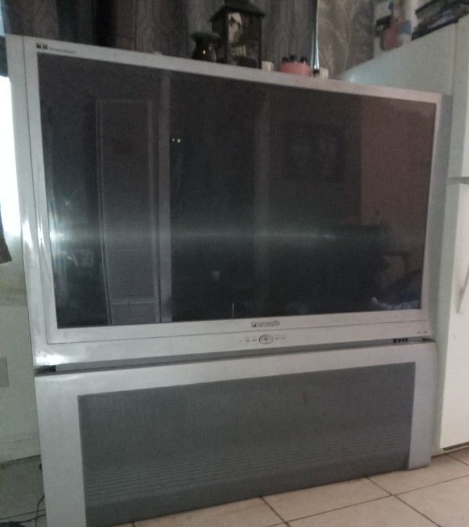 2004 Panasonic PT-53X54* 53 INCH Widescreen Projection-Ready T.V.
