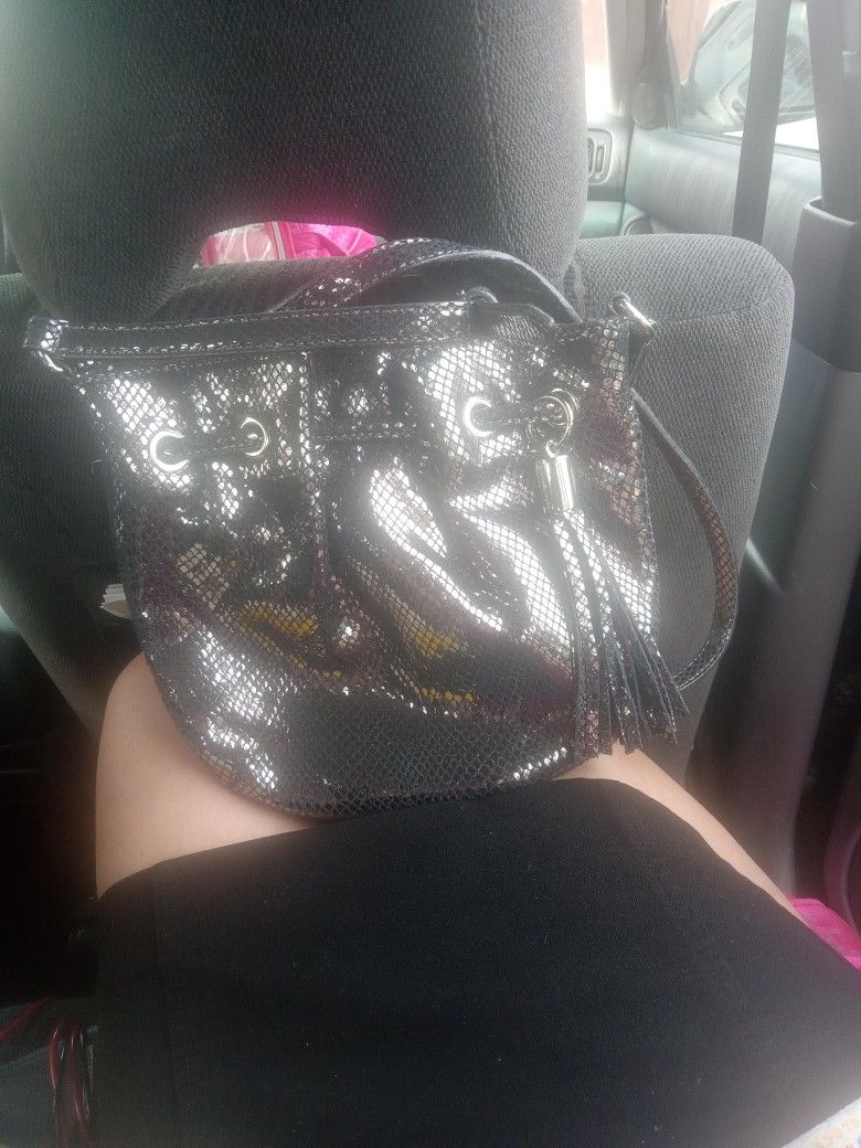 MICHAEL KORS GLAMMY SATCHEL STYLE PURSE