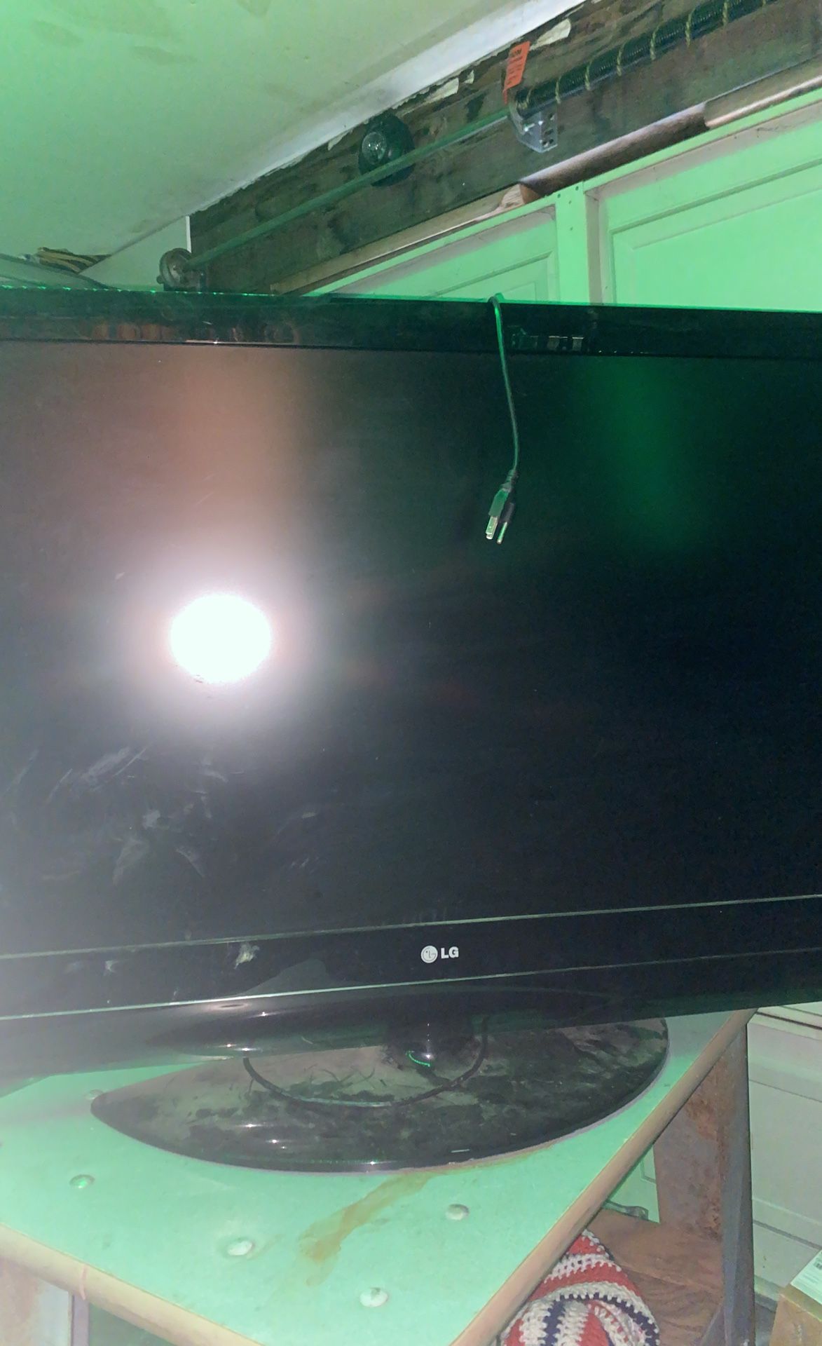 LG TV for sale no TV remote works perfectly fine