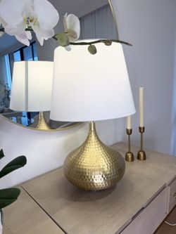 Elegant Gold Table Lamp – Warm, Luxe Glow