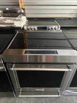 KitchenAid - 6.4 Cu. Ft. Slide-In Electric Induction Convection Range with Air Fry - Stainless Steel