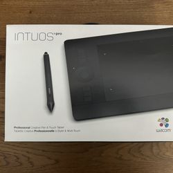Wacom Intuos Pro (Small) Professional Pen and Touch Tablet