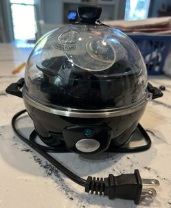 Electric egg cooker 