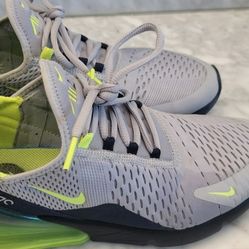 Nike Air Max 270