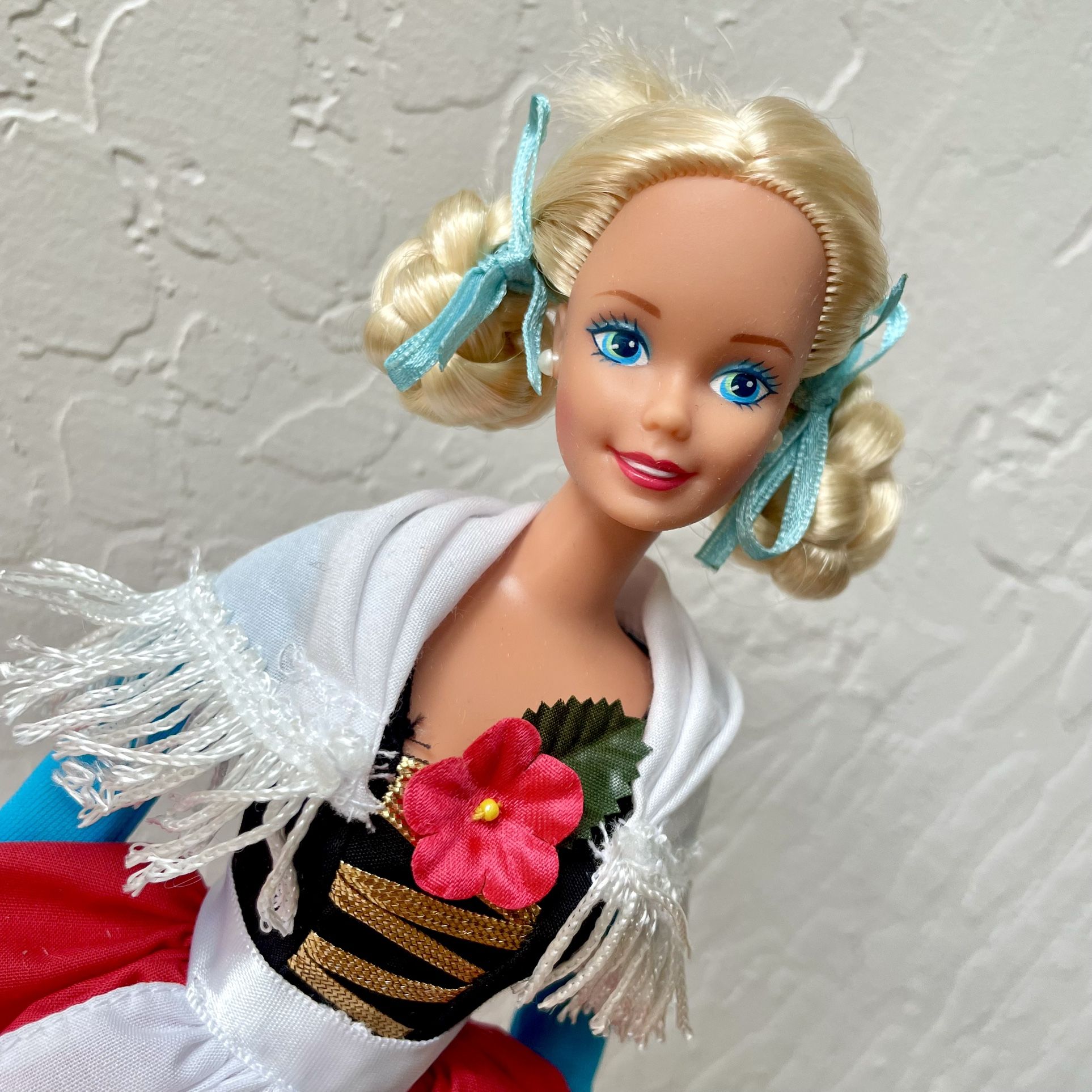 1994 Mattel Barbie Dolls Of The World Collection German Barbie Special Edition