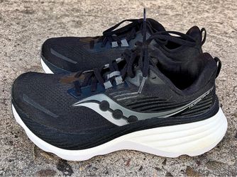SAUCONY RUNNING SHOES