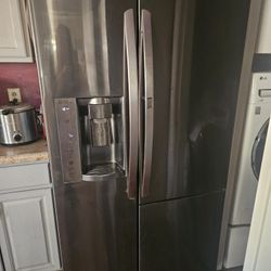 OBO  LG Door In Door Fridge Read Description