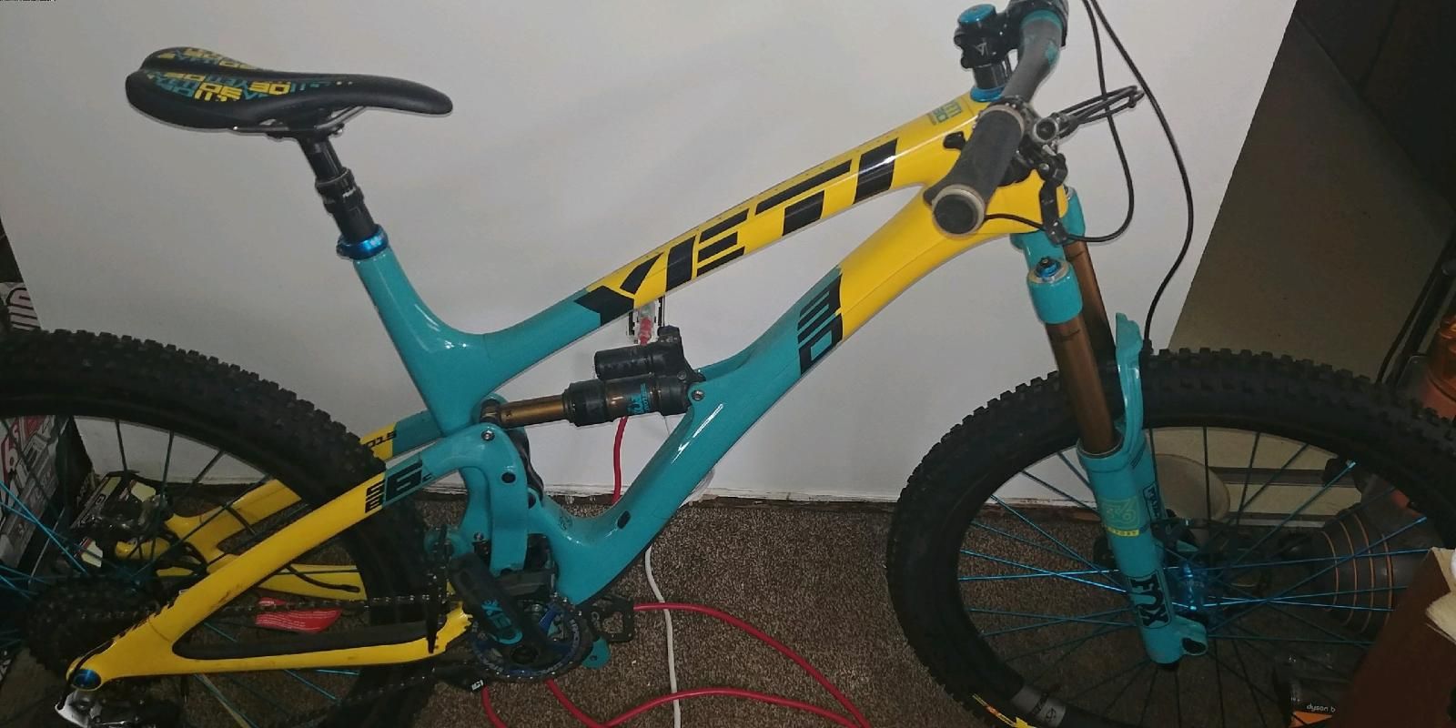 2016 30th anniversary Yeti SB6C for Sale in Des Moines WA OfferUp