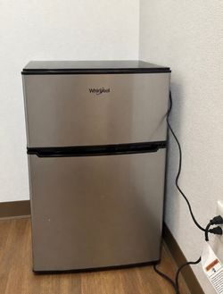 Whirlpool 4.3 Cu. Ft. Mini Refrigerator WH43S1E