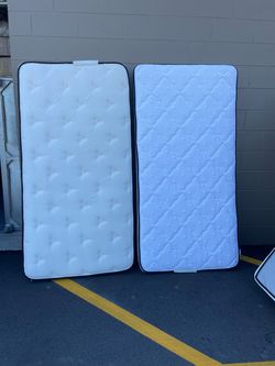 Set of 2 twins mattress