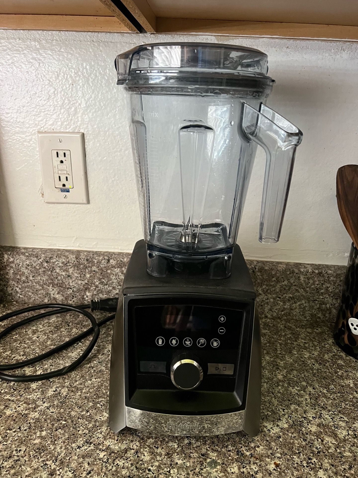 Vitamix Blender A3500 Like New With Warranty