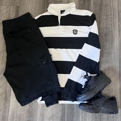 Vans black and white striped skunk shirt 🦨 