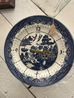 Vintage Churchill England Blue Willow Working Clock Plate