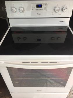 WHITE WHIRLPOOL FLAT TOP OVEN RANGE STOVE LIKE NEW CONVECTION ALL WORKS PERFECTLY DELIVERY AVAIL