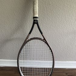 Tennis racket