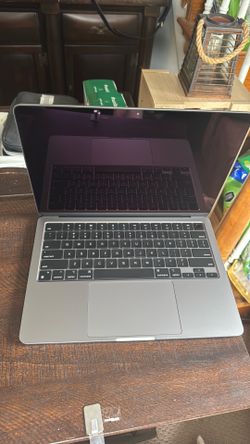 13” MacBook Air M3 2024