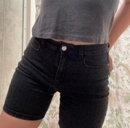 Adika Stretchy Tight Fit High Waisted Black Shorts Cutout Back Size XS-S (0-4) — Women’s Denim Cute Fairy Summer Charcoal Skater Jorts