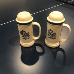 Miscellaneous Classic Pfalzgraff Pieces.