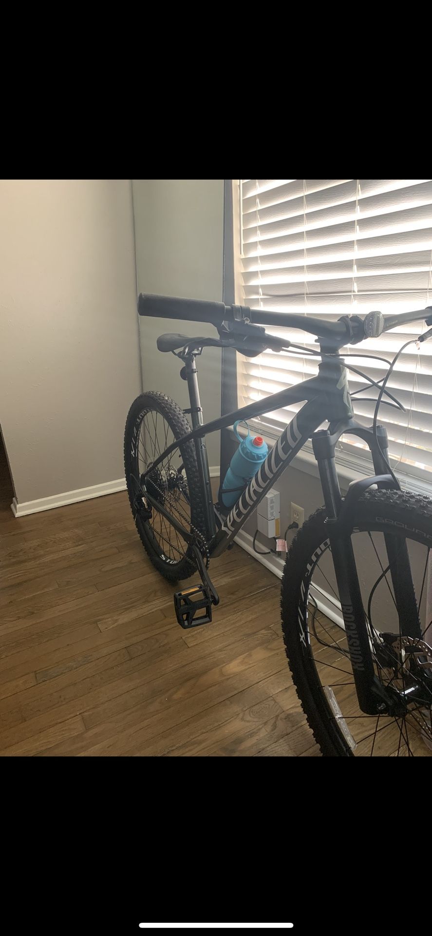 NEW Specialized Rock Hopper Expert 29”