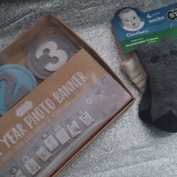 Photo banner & baby socks
