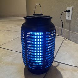 New In Box Mosquito Insect Killer Zapper Electric Plug-in Kills On Contact 