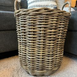 Natural Tote Basket w/ Blankets