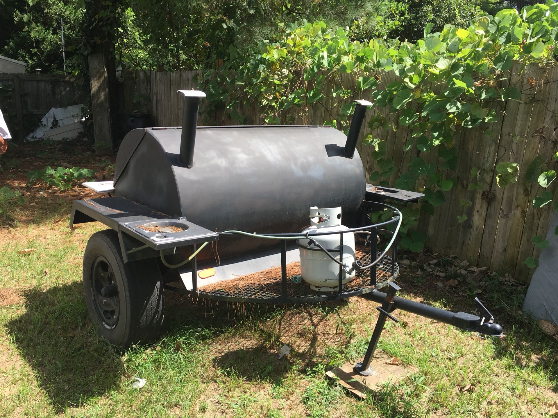 Pig cooker for Sale in Sanford, NC OfferUp