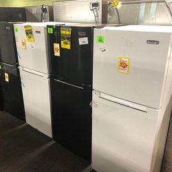 Magic Chef Top Freezer Refrigerators FC5T