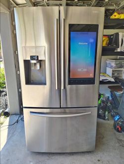 Samsung Family Hub Refrigerator $600 Cash