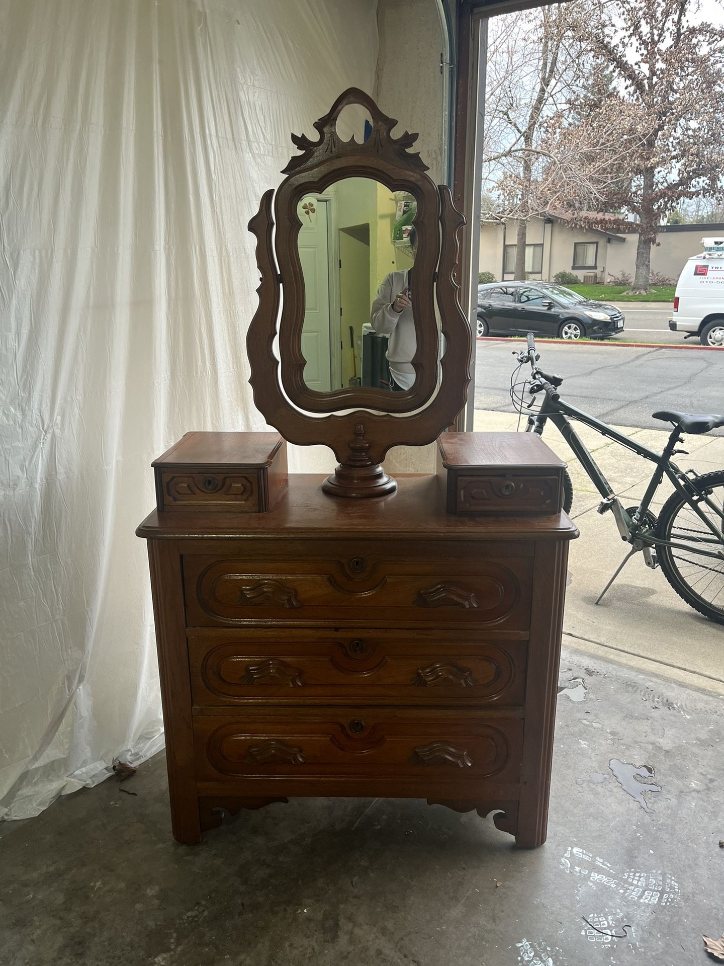 Antique Desk/vanity