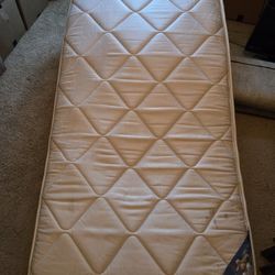 Free  Kid Twin Mattress 