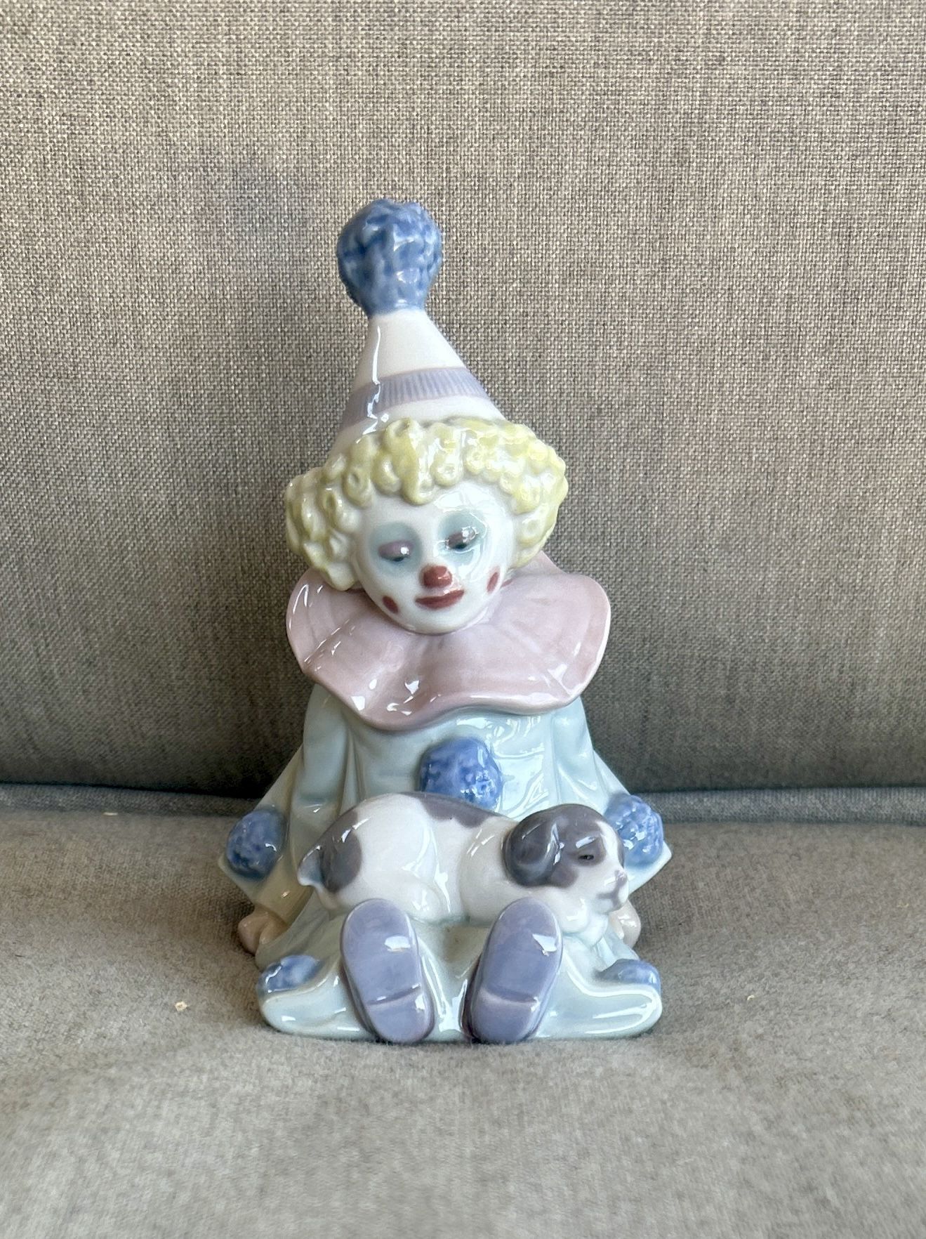 Vtg Lladro Clown Pierrot W/ Puppy Dog Sleeping Circus Figurine