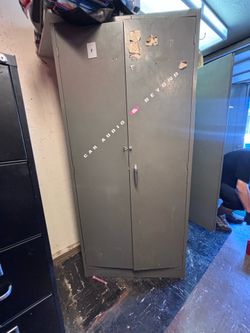 Metal storage cabinet
