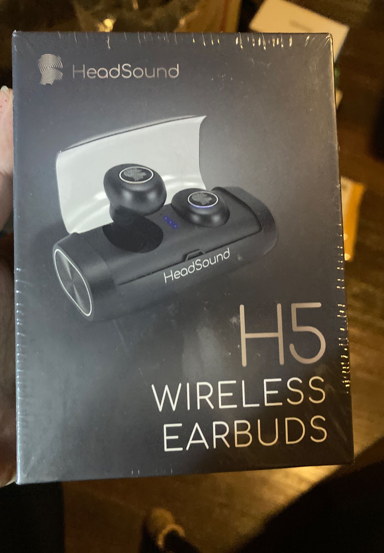 HeadSound H5 True Wireless Earbuds Bluetooth 5.0 with Charging Case 2600mAh . .