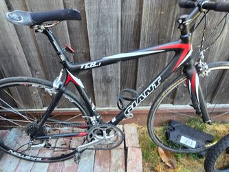 GIANT Carbon Road Bike